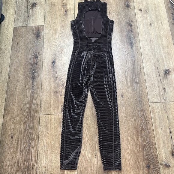 Fabletics Velour Mock-neck 7/8 Jumpsuit in Cacao Size XXS - Picture 3 of 9